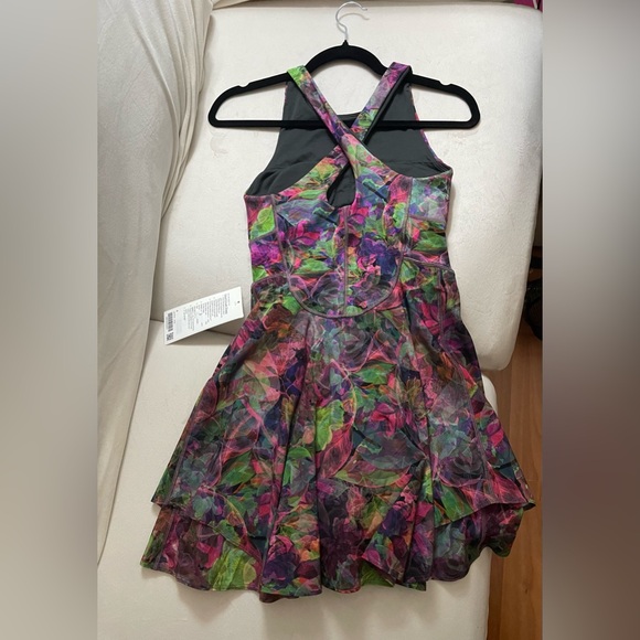 NWT Lululemon Court Crush Dress Vivid Floral Tone Multi Size 4 short under - Picture 6 of 13